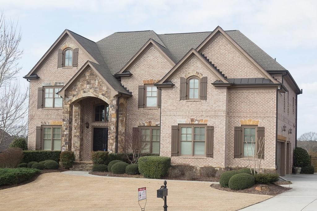 5 bedroom, 6,668 sq ft single family residence sold at 2058 Skybrooke Court, Hoschton, GA 30548