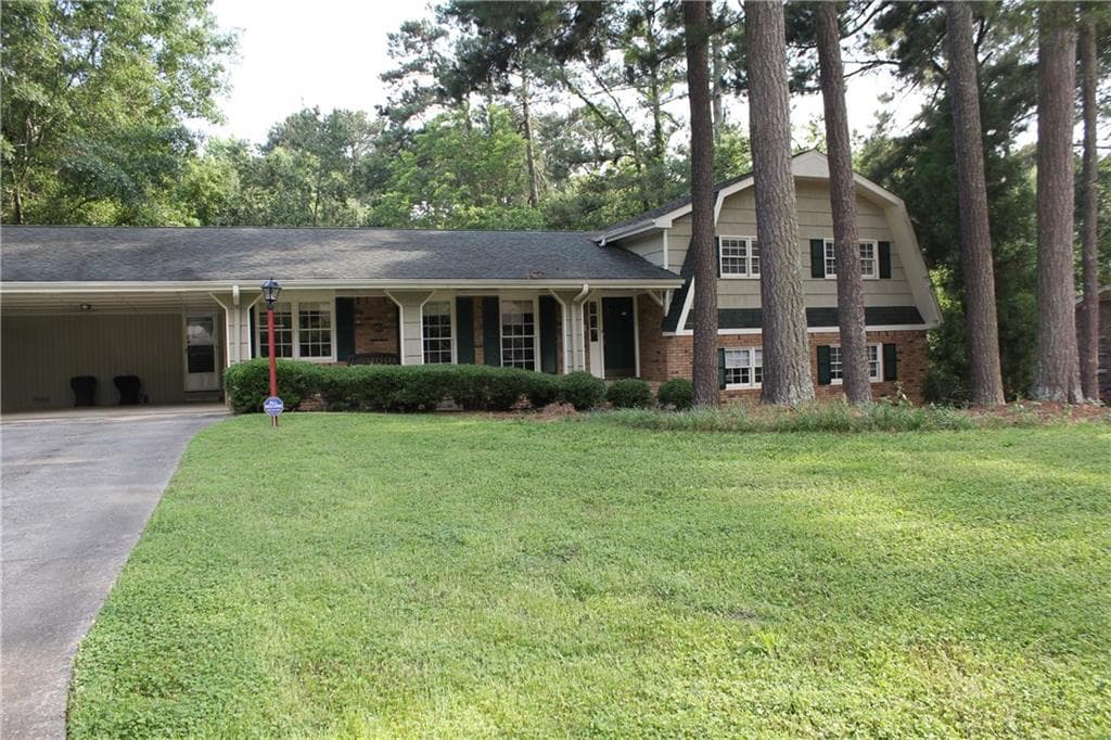 4 bedroom, 3,305 sq ft single family residence sold at 2469 Dunkerrin Lane, Dunwoody, GA 30360