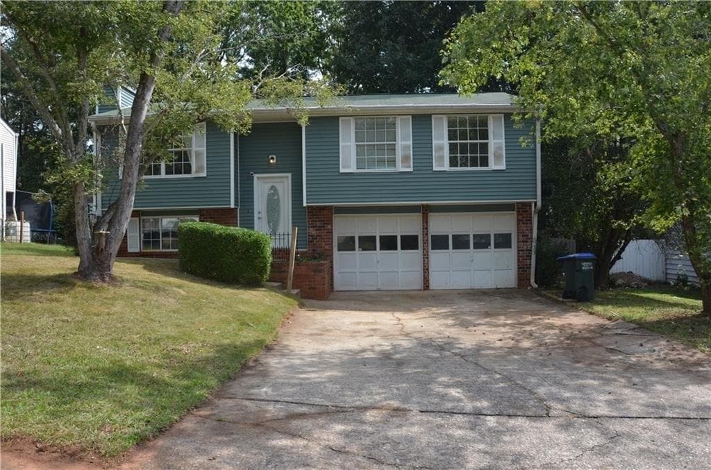 4 bedroom single family residence sold at 10385 Worthington Hills Manor, Roswell, GA 30076