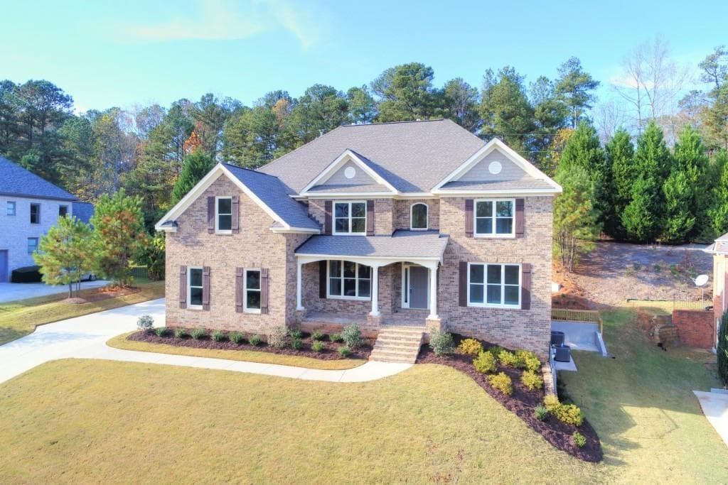 5 bedroom, 3,621 sq ft single family residence sold at 3302 Heathchase Lane, Suwanee, GA 30024
