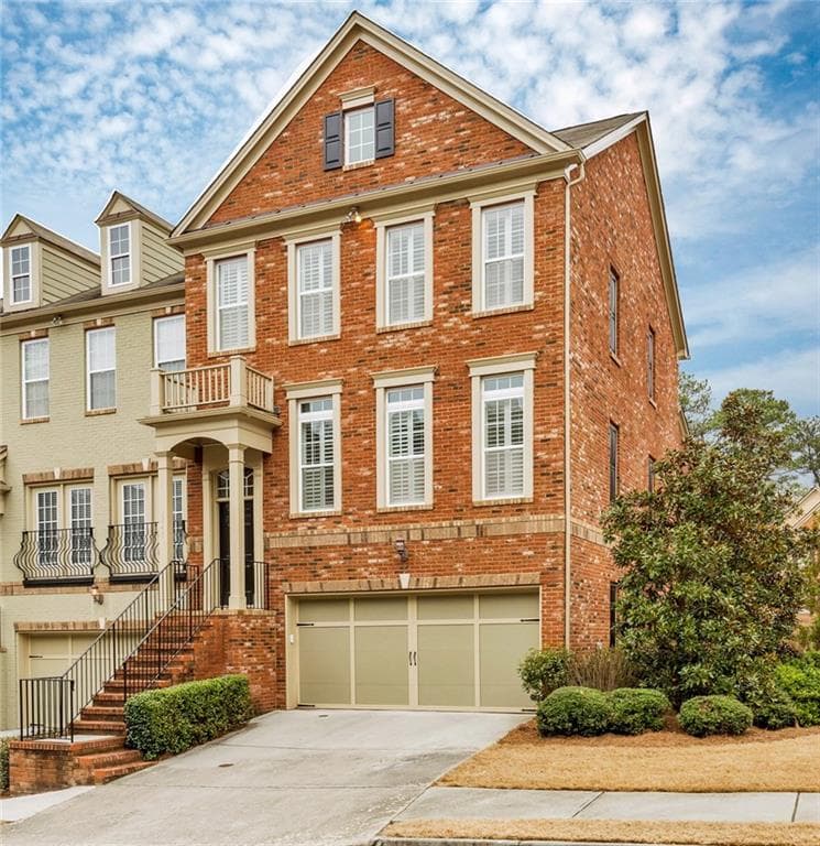 3 bedroom, 2,220 sq ft townhouse sold at 2847 Overlook Court, Atlanta, GA 30324
