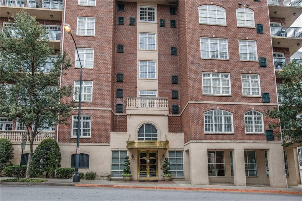 2 bedroom, 1,580 sq ft condominium sold at 77 Peachtree Place 508, Atlanta, GA 30309