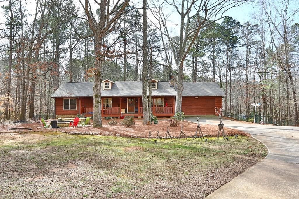 3 bedroom, 2,888 sq ft single family residence sold at 5927 Wills Orchard Road, Cumming, GA 30040