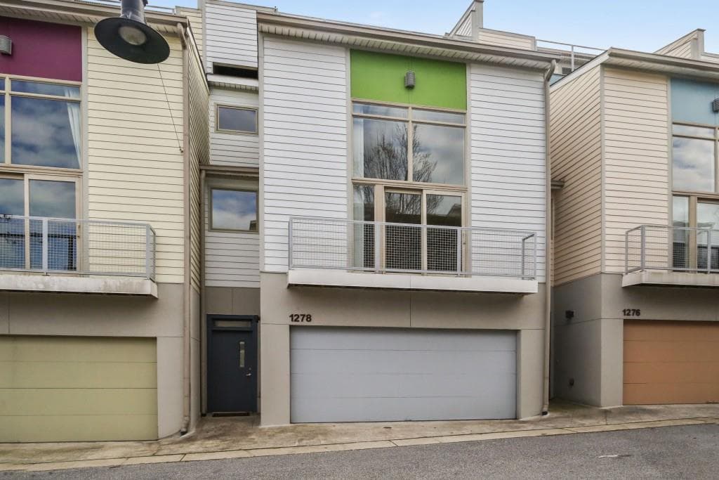2 bedroom, 1,983 sq ft townhouse sold at 1278 Van Allen Mews, Atlanta, GA 30318