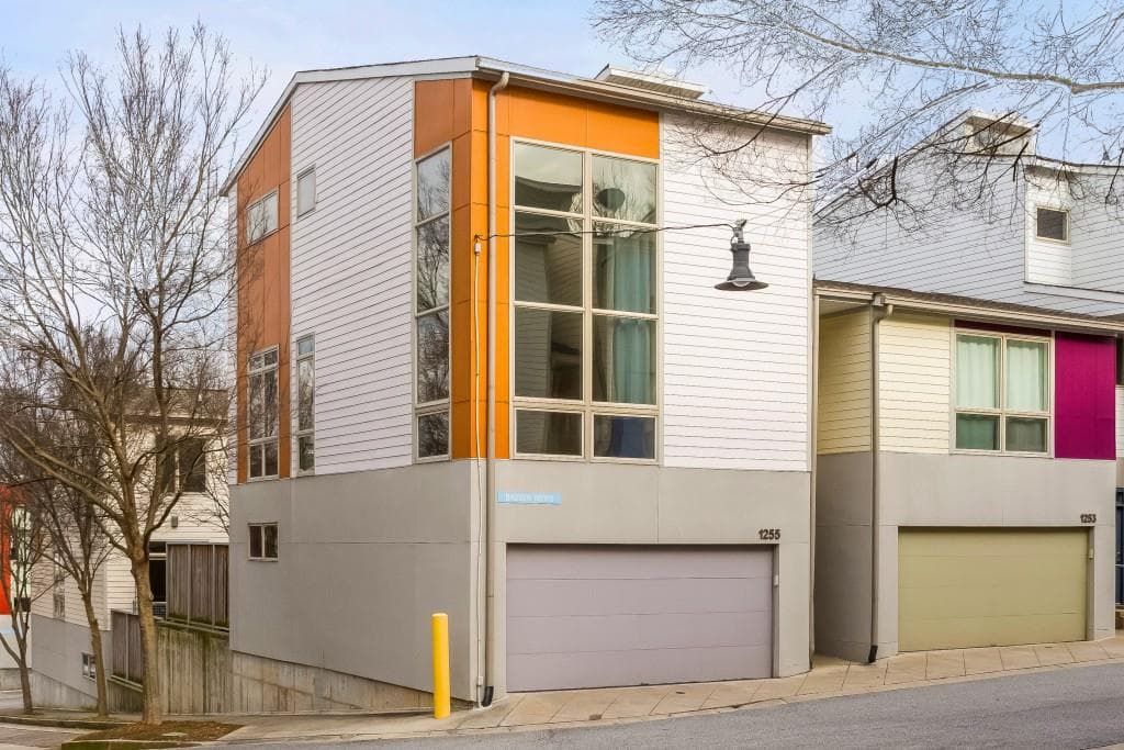 2 bedroom, 1,817 sq ft townhouse sold at 1255 Breuer Mews, Atlanta, GA 30318