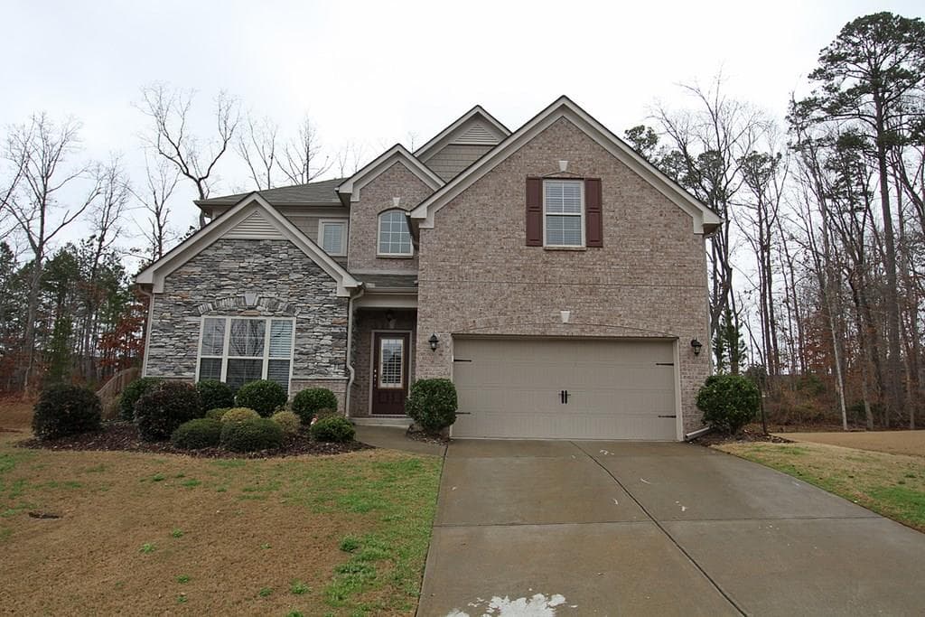 4 bedroom, 3,404 sq ft single family residence sold at 366 Roberts Run Cove, Suwanee, GA 30024