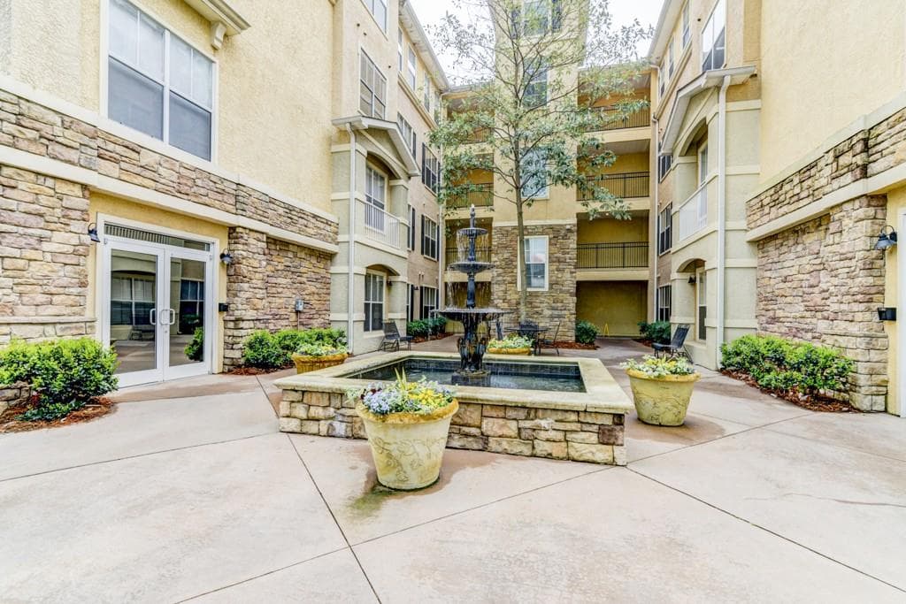 2 bedroom, 952 sq ft condominium sold at 10 Perimeter Summit Boulevard 2206, Brookhaven, GA 30319