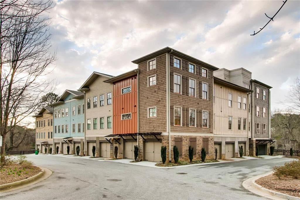 2 bedroom, 1,273 sq ft condominium sold at 1628 Briarcliff Road 17, Atlanta, GA 30306
