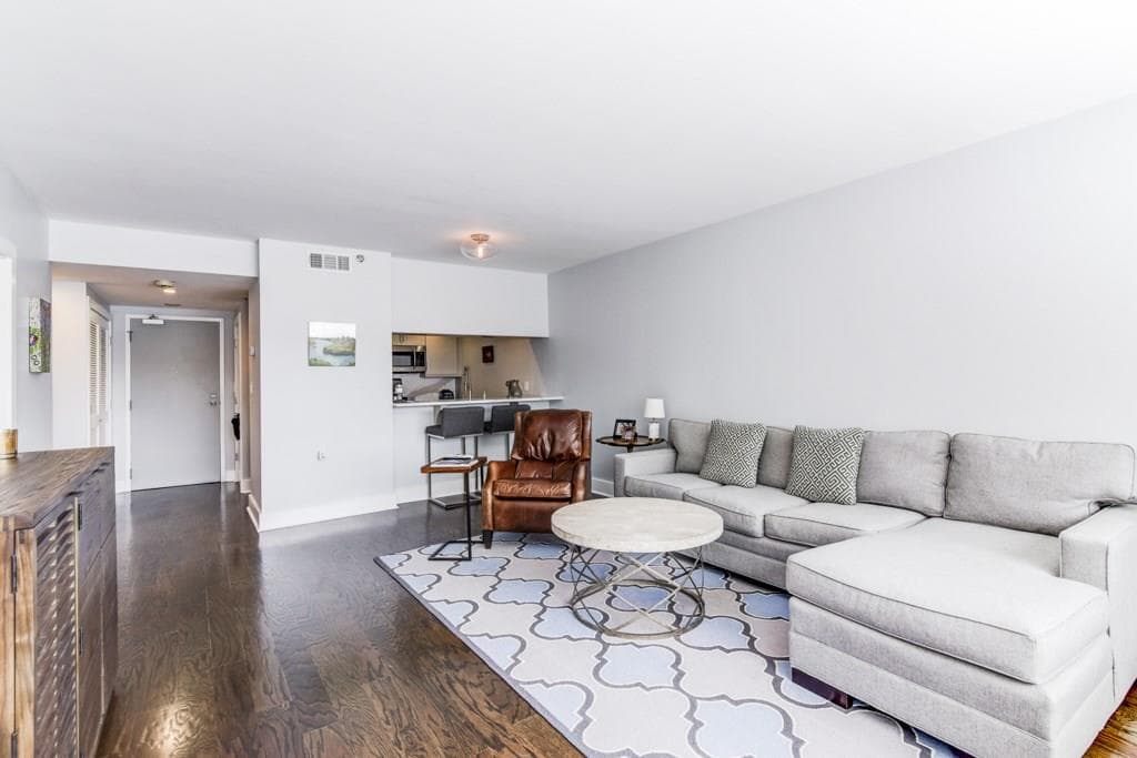 1 bedroom, 790 sq ft condominium sold at 1130 Piedmont Avenue 805, Atlanta, GA 30309