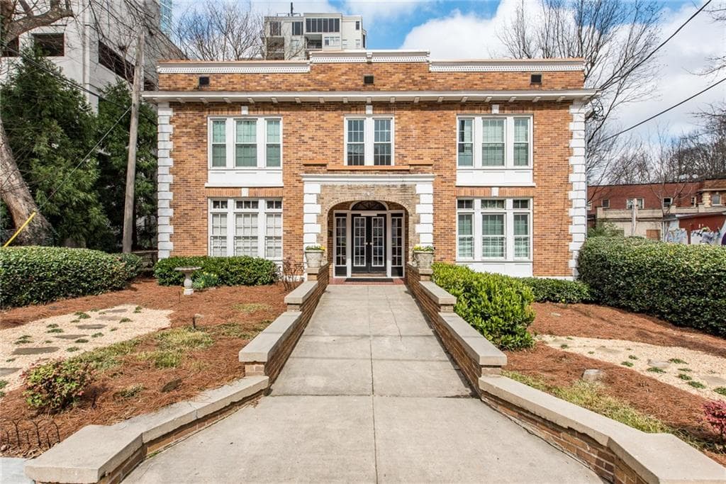 1 bedroom, 409 sq ft condominium sold at 242 12th Street 11, Atlanta, GA 30309