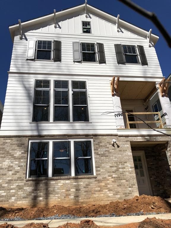 4 bedroom, 2,900 sq ft single family residence sold at 317 Mairs Alley, Milton, GA 30004