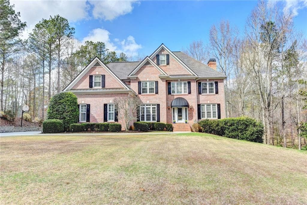 5 bedroom, 6,188 sq ft single family residence sold at 530 Champions Hills Drive, Alpharetta, GA 30004