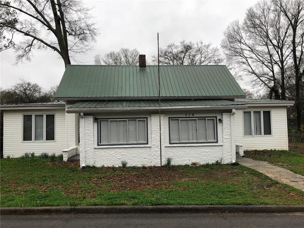 3 bedroom, 1,378 sq ft single family residence sold at 228 Peachtree Street, Cedartown, GA 30125