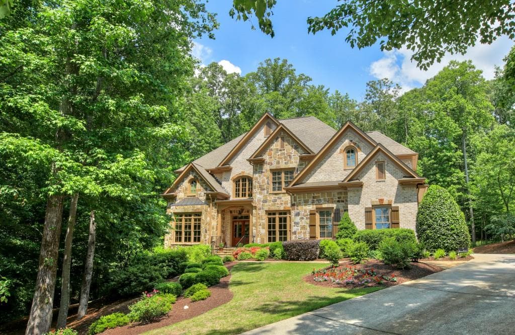 6 bedroom, 6,926 sq ft single family residence sold at 2730 Manor Bridge Drive, Milton, GA 30004