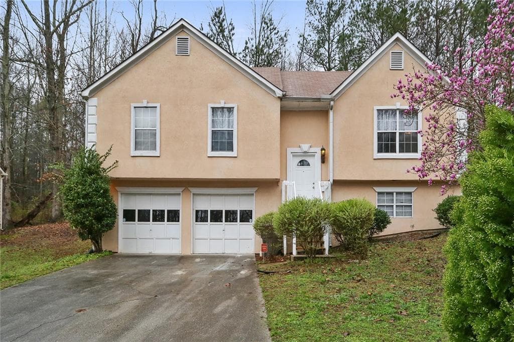 7439 Hunters Ridge Drive, Douglasville, GA 30134 — most recent listing photo