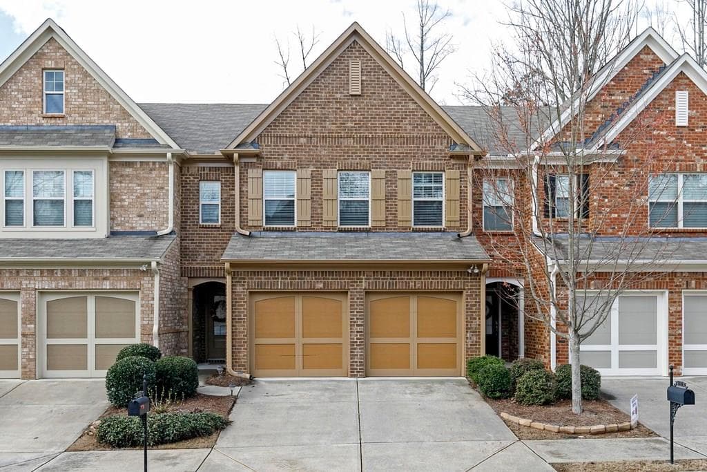 3 bedroom, 1,865 sq ft townhouse sold at 1550 FAIRCREST Lane, Alpharetta, GA 30004