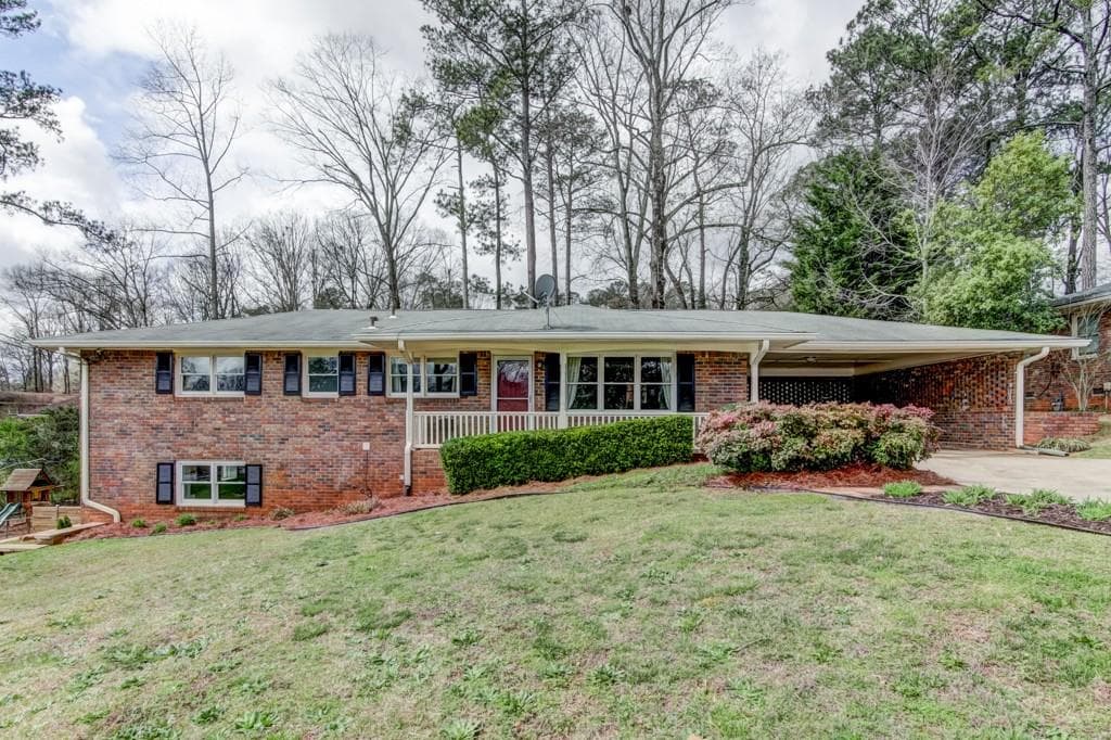 3 bedroom, 1,352 sq ft single family residence sold at 3830 Highview Terrace, Smyrna, GA 30082