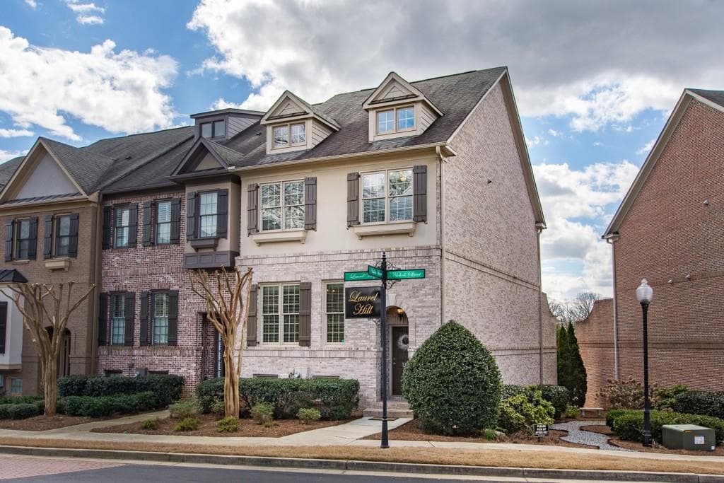 4 bedroom, 2,535 sq ft townhouse sold at 3351 Laurel Way, Smyrna, GA 30080