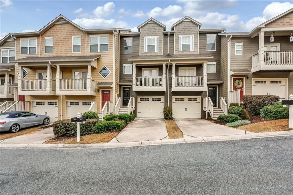3 bedroom, 1,478 sq ft townhouse sold at 1749 Liberty Parkway, Atlanta, GA 30318