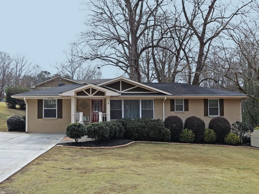 4 bedroom, 2,363 sq ft single family residence sold at 2904 Lavista Place, Smyrna, GA 30080