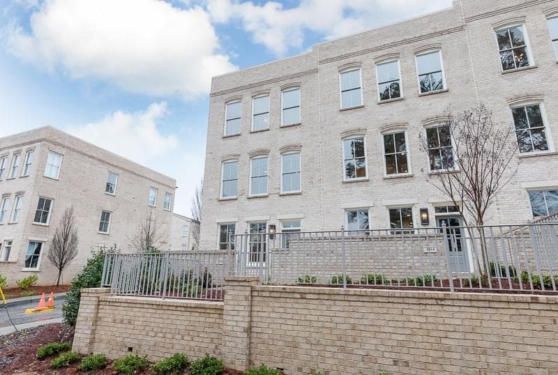 3 bedroom, 2,277 sq ft townhouse sold at 3412 Landen Pine Court 6, Atlanta, GA 30305