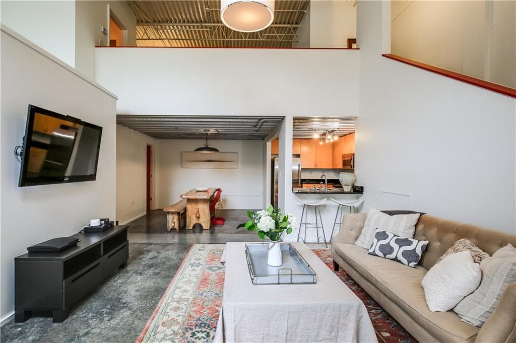 1 bedroom, 996 sq ft condominium sold at 195 Arizona Avenue 124, Atlanta, GA 30307