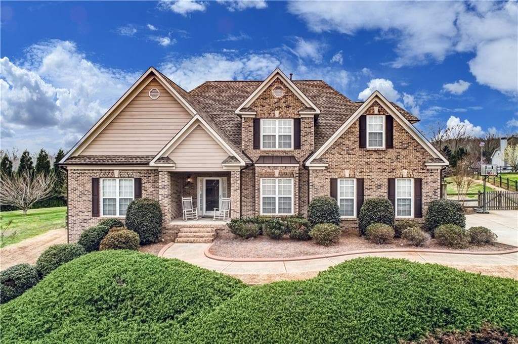 4 bedroom, 3,453 sq ft single family residence sold at 305 Brandie Court, Canton, GA 30115
