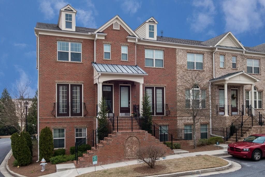 3 bedroom, 2,268 sq ft townhouse sold at 101 Alderwood Hill, Atlanta, GA 30328