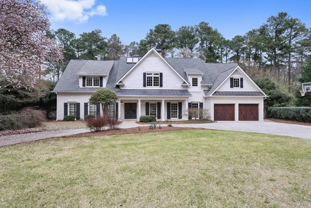 5 bedroom, 4,669 sq ft single family residence sold at 829 Wesley Drive, Atlanta, GA 30305