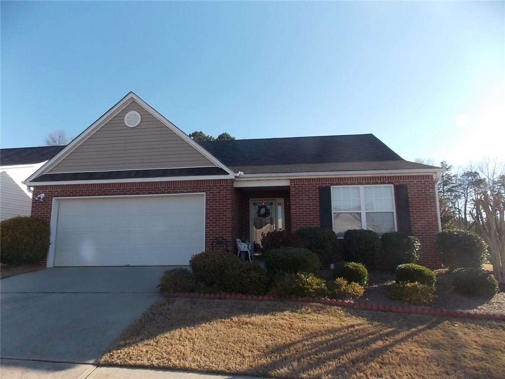 3 bedroom, 1,368 sq ft single family residence sold at 958 Village View Circle, Loganville, GA 30052