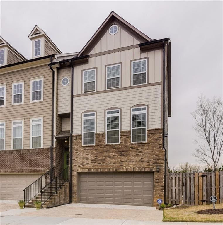 3 bedroom, 2,464 sq ft townhouse sold at 2128 Old Georgian Terrace, Atlanta, GA 30318