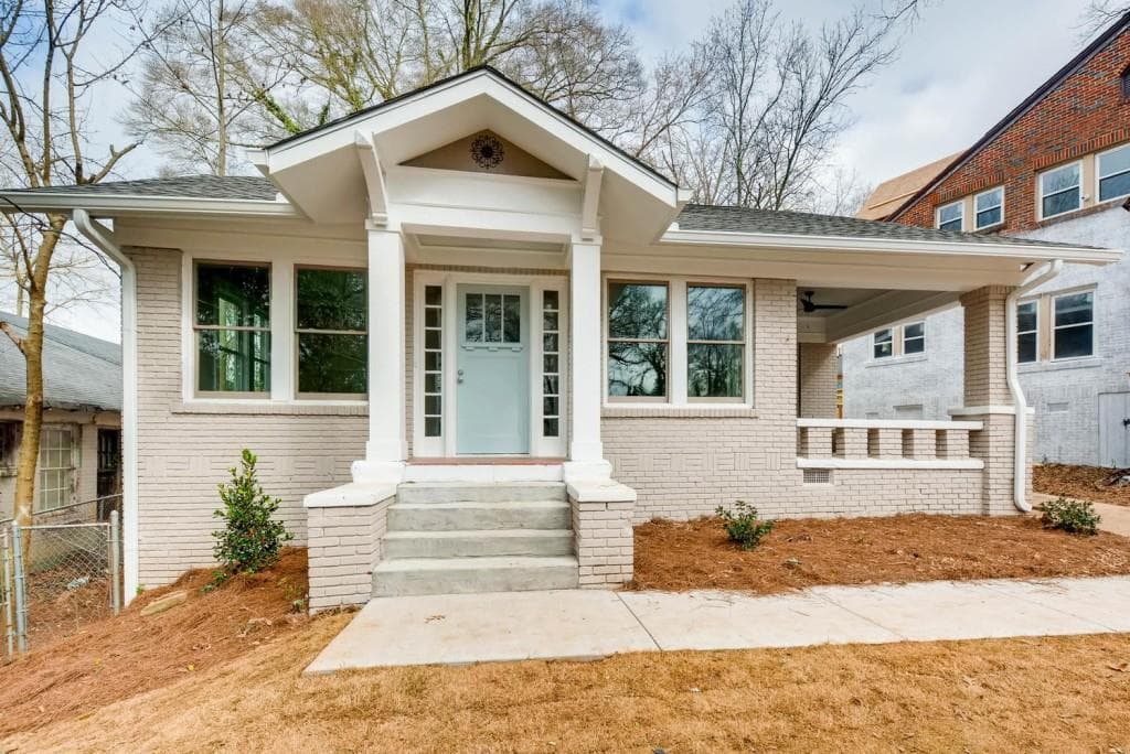 3 bedroom, 1,729 sq ft single family residence sold at 1565 Olympian Circle, Atlanta, GA 30310
