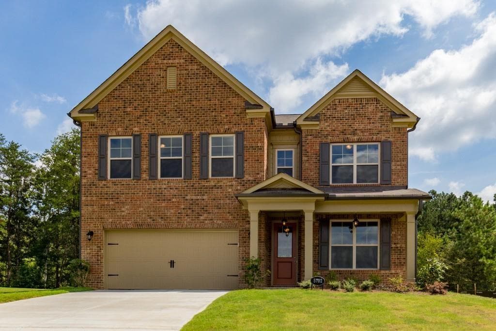 4 bedroom single family residence sold at 2075 Woodmarsh Circle, Hoschton, GA 30548