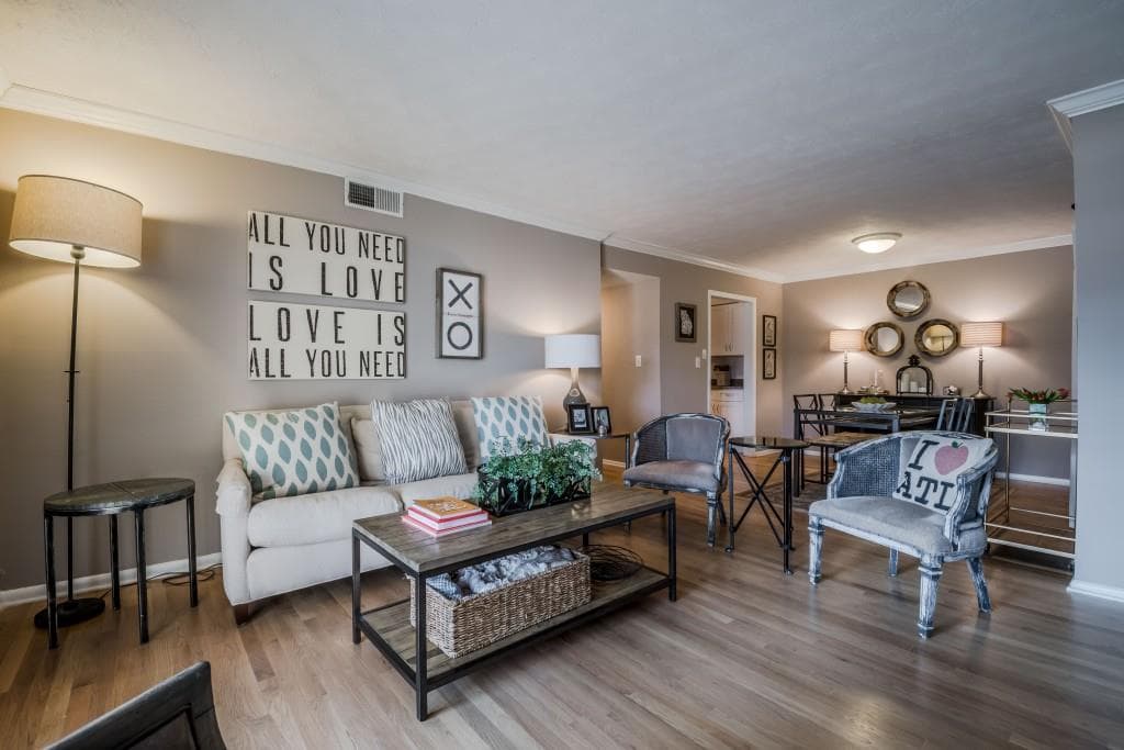 2 bedroom, 1,073 sq ft condominium sold at 1150 Collier Road C17, Atlanta, GA 30318