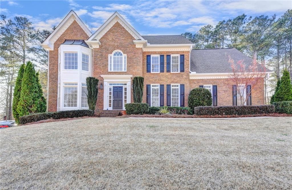 5 bedroom, 3,265 sq ft single family residence sold at 210 Woodbury Way, Alpharetta, GA 30022