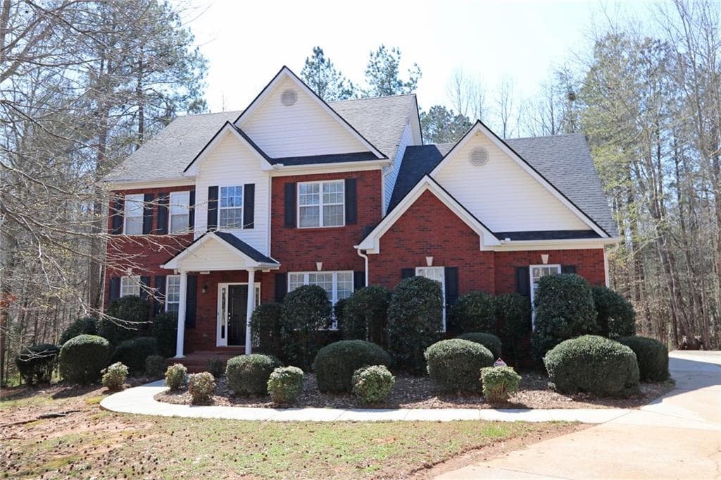 5 bedroom, 2,682 sq ft single family residence sold at 1310 Waterman Quarter Point, Braselton, GA 30517