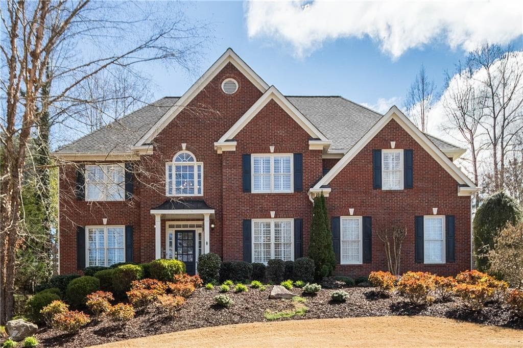 6 bedroom, 2,972 sq ft single family residence sold at 7215 Gresham Trace, Cumming, GA 30040