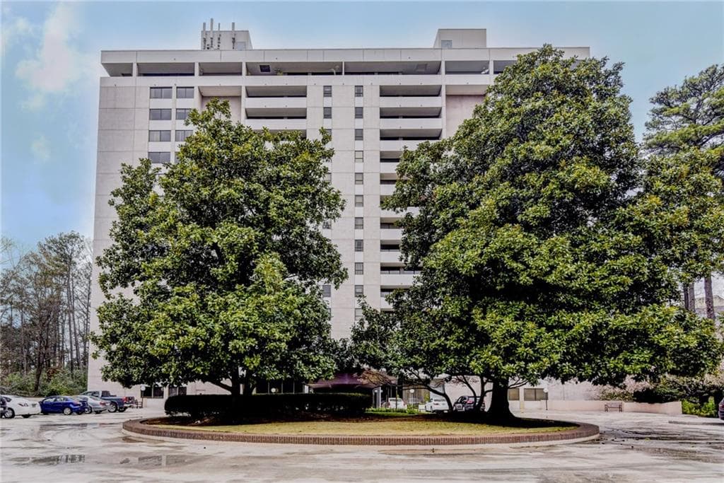 2 bedroom, 1,808 sq ft condominium sold at 3530 Piedmont Road 12E, Atlanta, GA 30305