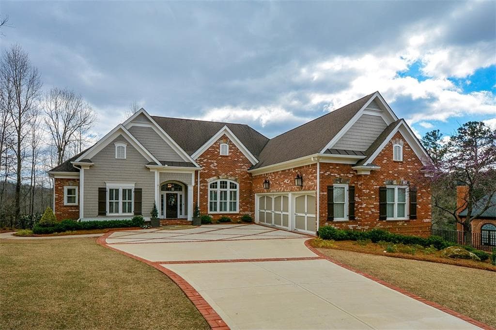 4 bedroom, 5,146 sq ft single family residence sold at 5033 Brendlynn Drive, Suwanee, GA 30024