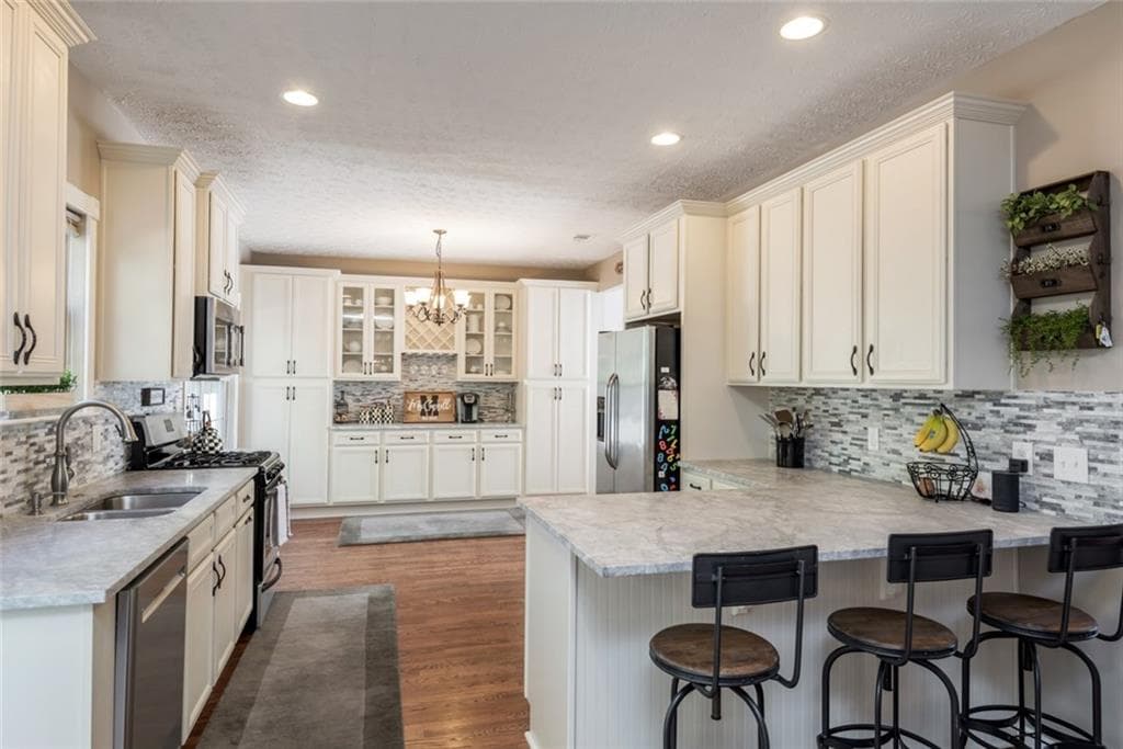 4 bedroom, 2,233 sq ft single family residence sold at 10185 Lauren Hall Court, Alpharetta, GA 30022