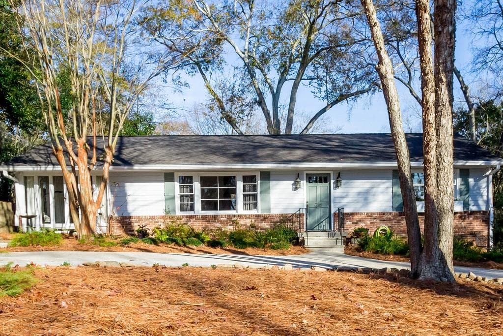 2 bedroom, 1,320 sq ft single family residence sold at 318 Springdale Drive, Atlanta, GA 30305