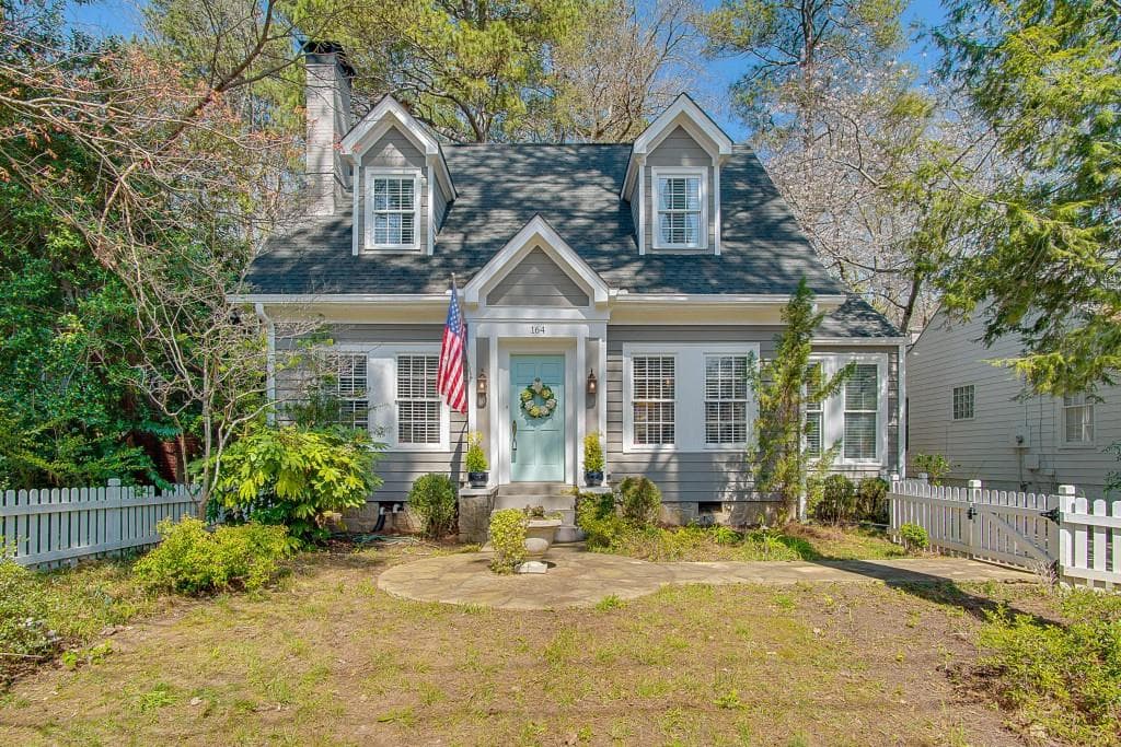 3 bedroom, 2,306 sq ft single family residence sold at 164 Peachtree Hills Avenue, Atlanta, GA 30305