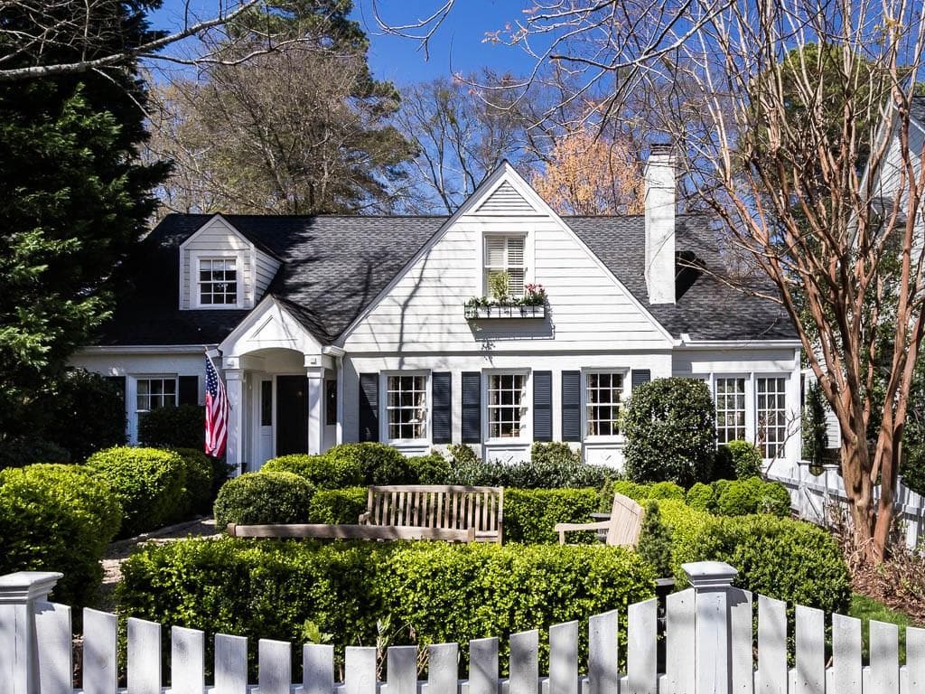 4 bedroom, 4,040 sq ft single family residence sold at 3078 Peachtree Drive, Atlanta, GA 30305
