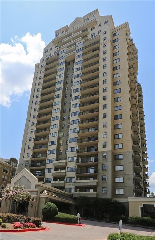2 bedroom, 1,106 sq ft condominium sold at 795 Hammond Drive 413, Atlanta, GA 30328