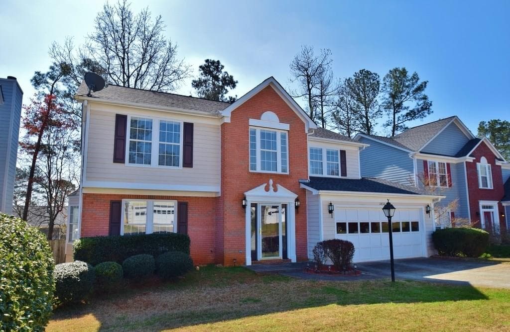 4 bedroom, 1,990 sq ft single family residence sold at 2832 Manor Glen Lane, Suwanee, GA 30024