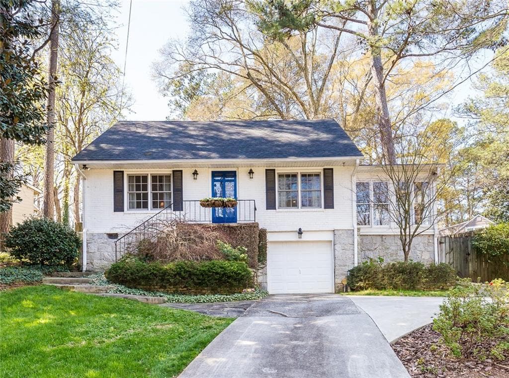 3 bedroom single family residence sold at 2785 Ridgemore Road, Atlanta, GA 30318