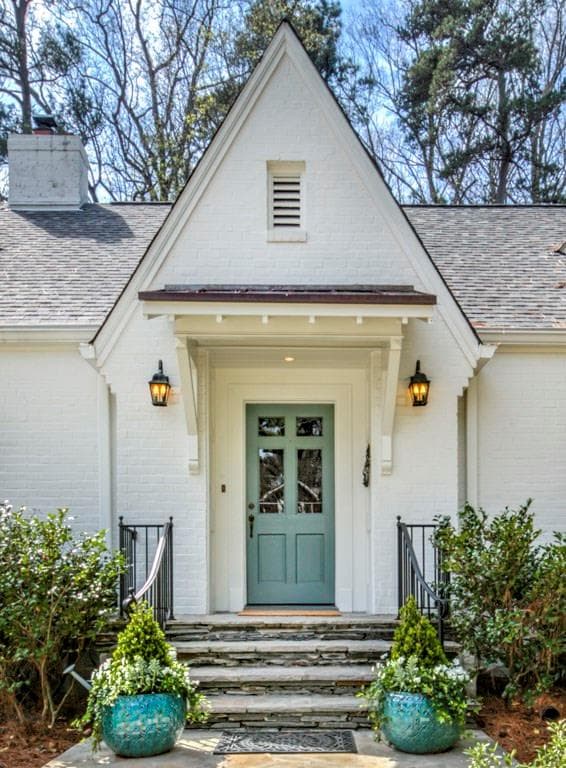 4 bedroom, 3,933 sq ft single family residence sold at 3090 Dale Drive, Atlanta, GA 30305