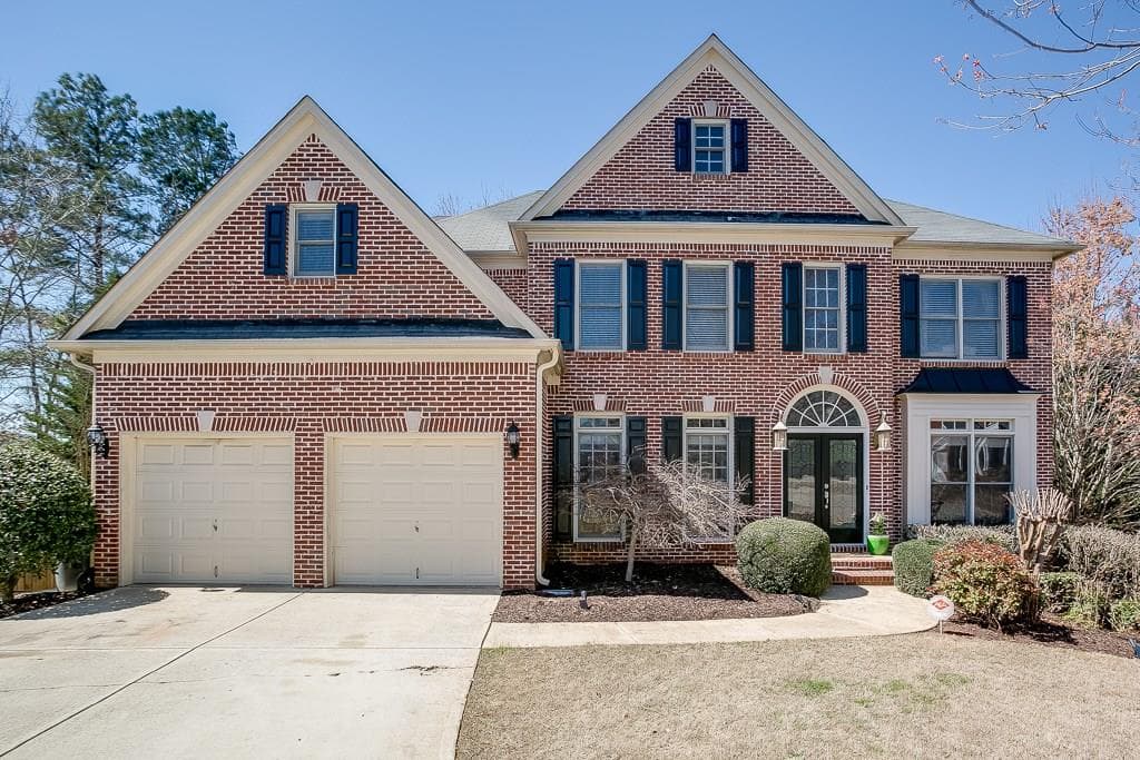 5 bedroom, 3,898 sq ft single family residence sold at 302 Shawnee Indian Lane, Suwanee, GA 30024