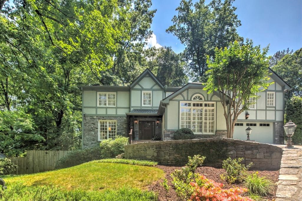 5 bedroom, 3,428 sq ft single family residence sold at 1275 Old Woodbine Road, Atlanta, GA 30319
