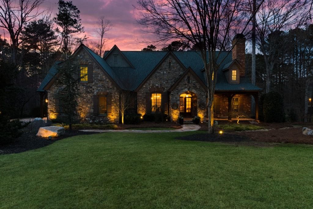 4 bedroom, 5,840 sq ft single family residence sold at 4428 Lochsa Lane, Suwanee, GA 30024